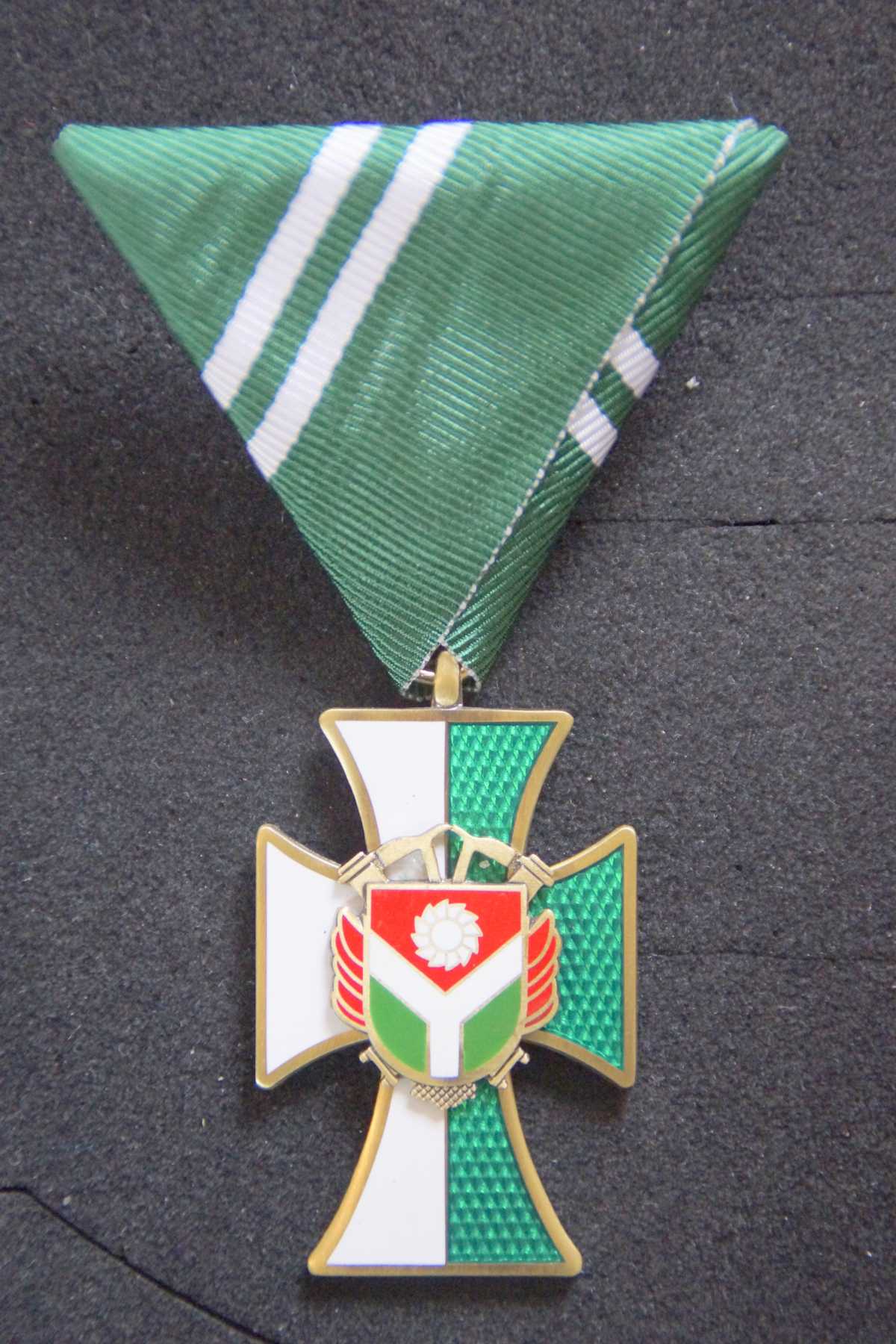 Pucking FW VK B avers